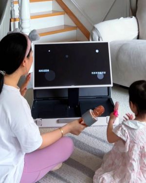 27-inch Portable Touch Screen Battery-Powered Android Suitcase Briefcase Screen Display